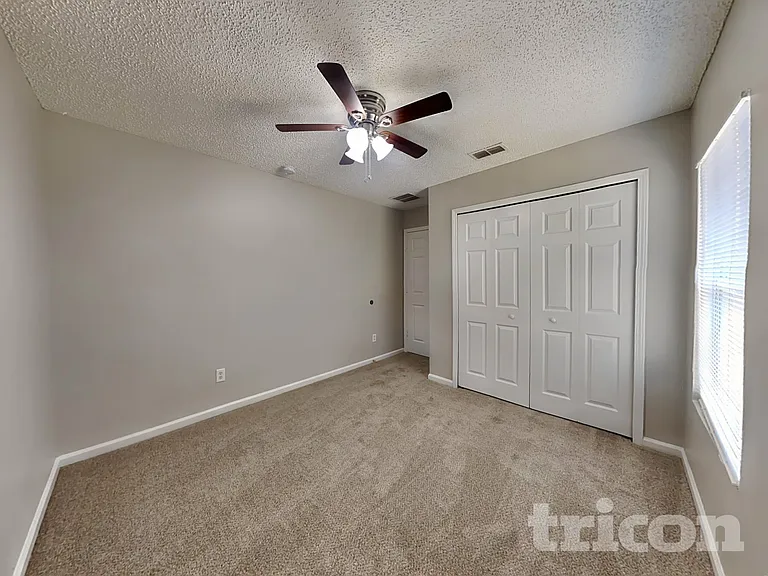 9 Riddle Pl — Photo 13