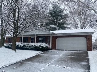 2723 Arrowhead Dr, South Bend, IN 46628