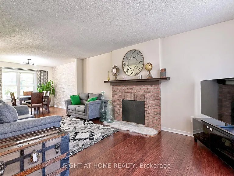 4224 Trapper Cres — Photo 2