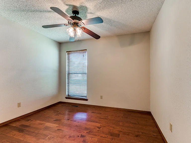 4721 Persimmon Ct — Photo 15
