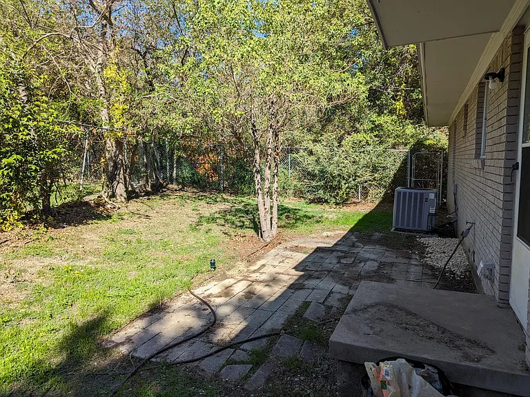 1823 Mariposa Dr — Photo 12
