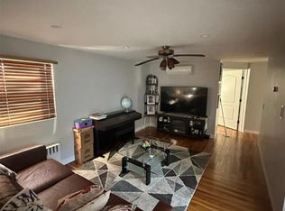 (Undisclosed Address), Lindenhurst, NY 11757
