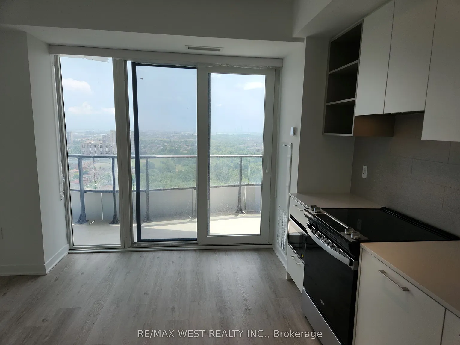 Duo Condos — Photo 4