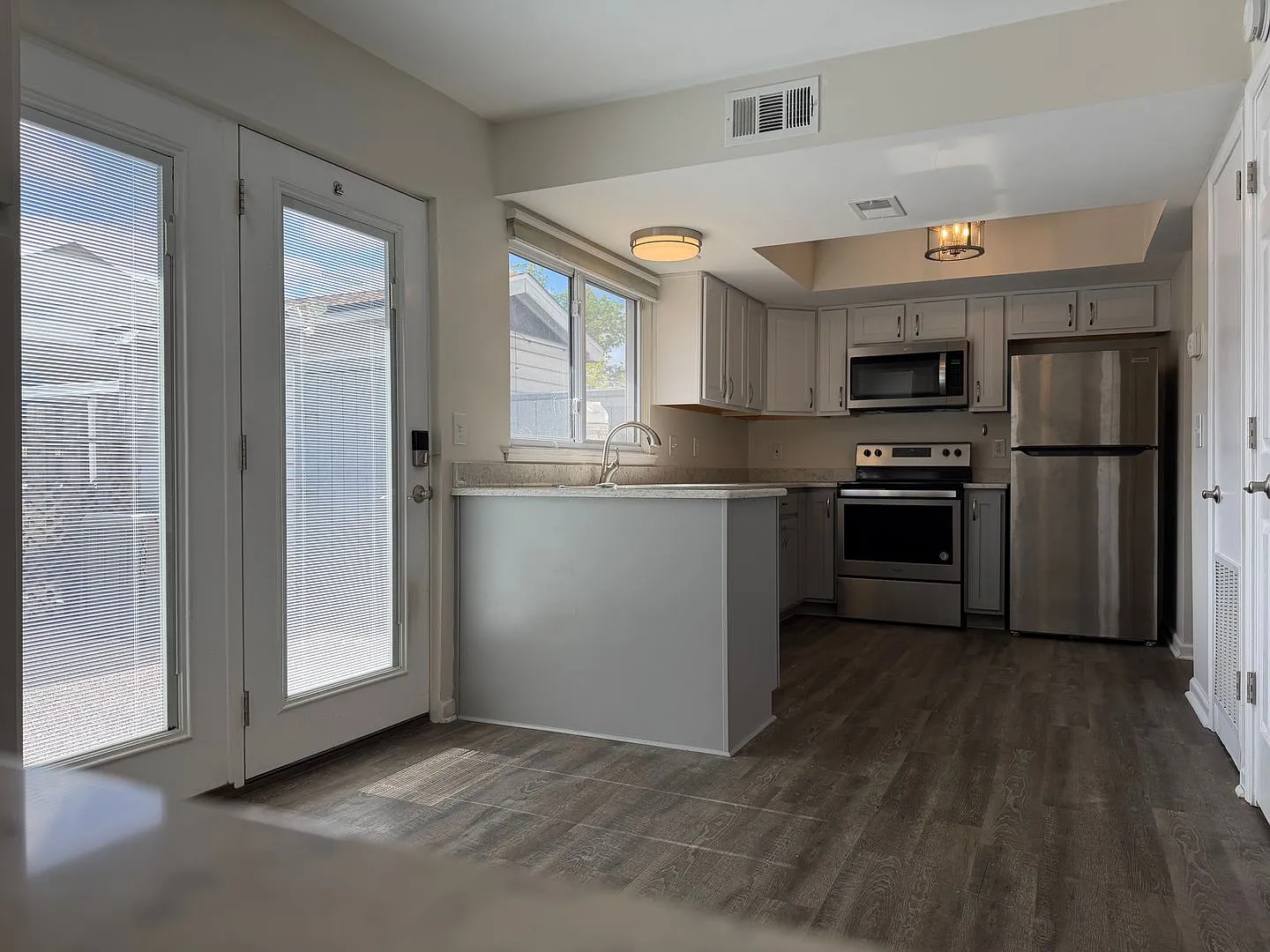 3BR Townhome in Nashville — Photo 4