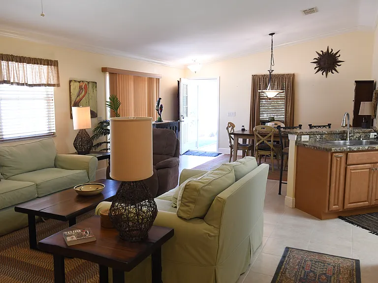2372 Travis Pl — Photo 4