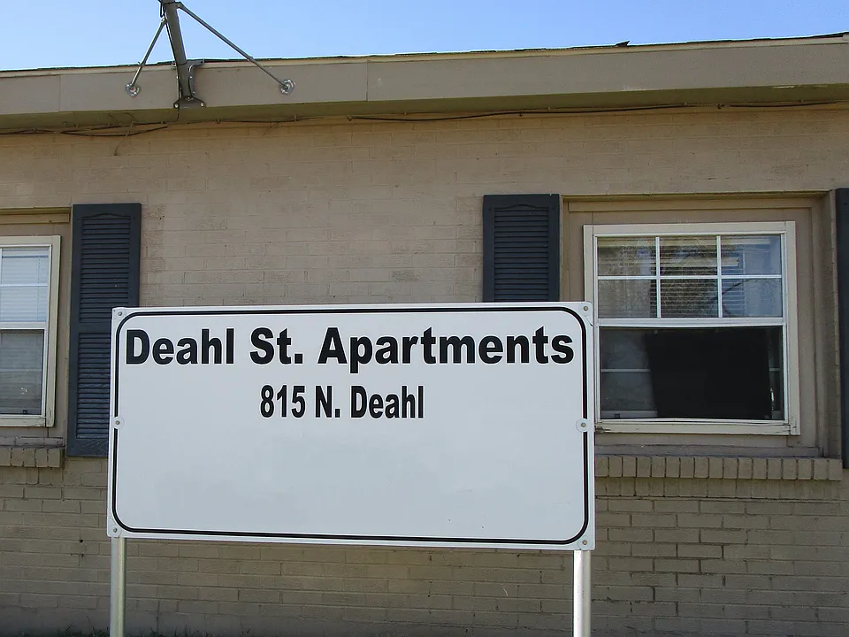 815 N Deahl St #6