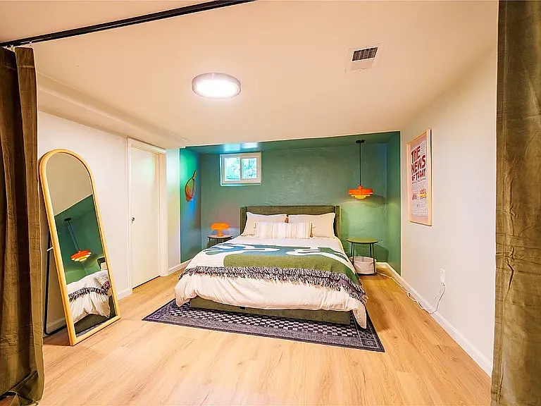 1 bed, 900 sqft, $2,000 — Photo 2