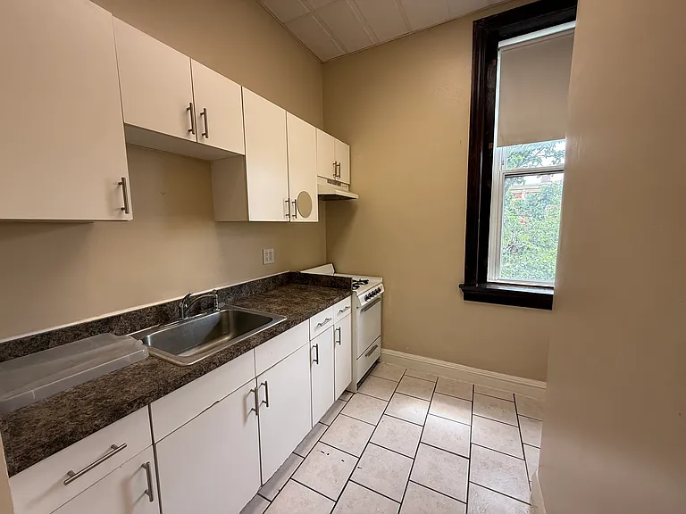 2106 Saint Paul St #3F — Photo 3