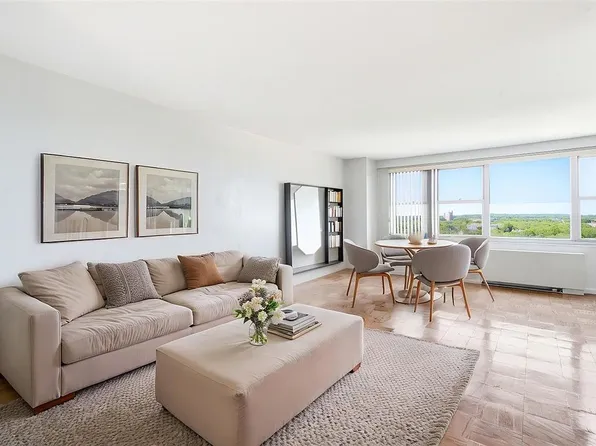 70-25 Yellowstone Blvd APT 15P, Forest Hills, NY 11375