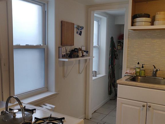 5th image of 1227 N 2nd St Fl 1