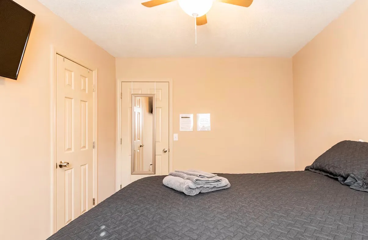 1 bed, 1970 sqft, $1,100 — Photo 2