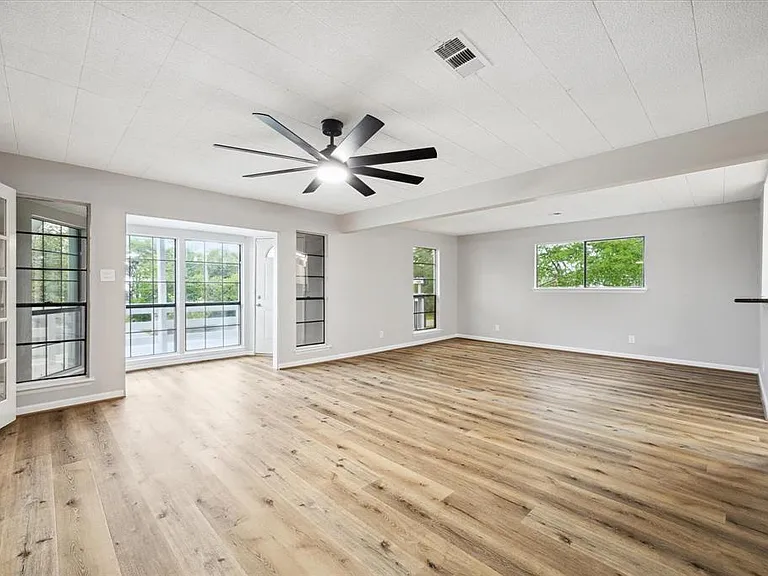 2521 Cliff Dr — Photo 5