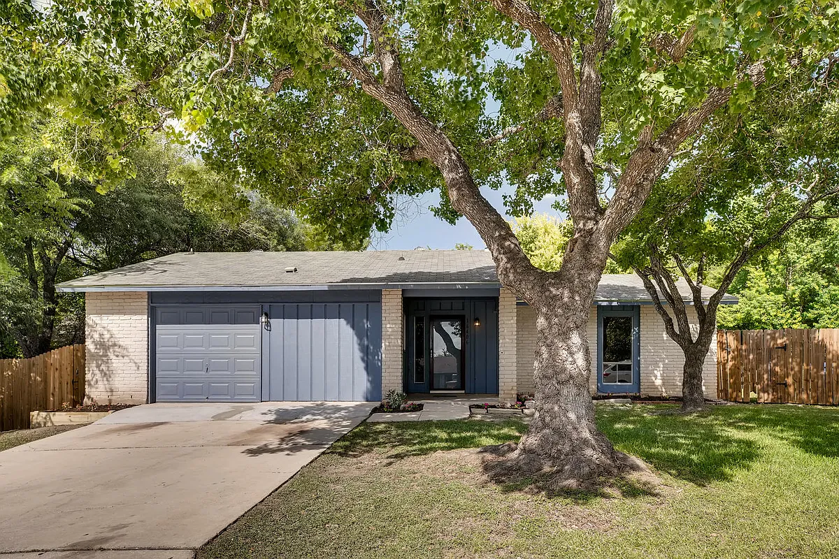 Building Photo - 16406 Spruce Cv
