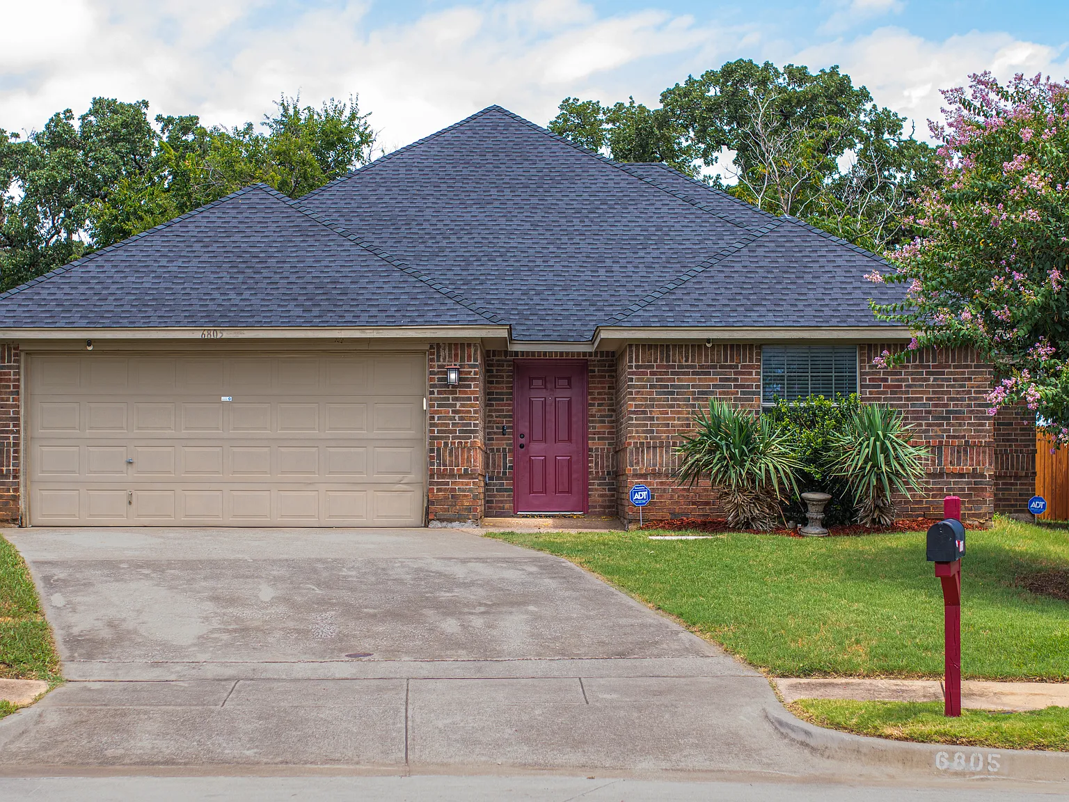 3 bed, 1609 sqft, $2,250 — Photo 1