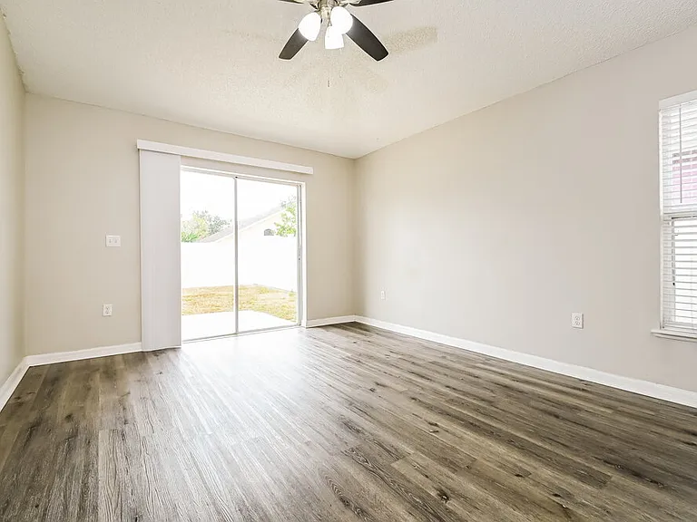 12913 Brookcrest Pl — Photo 3