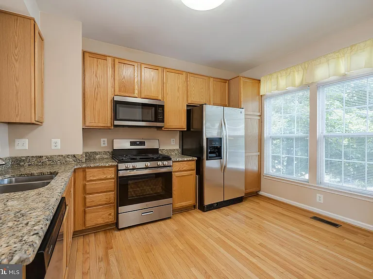 5821 Pearson Ln — Photo 9