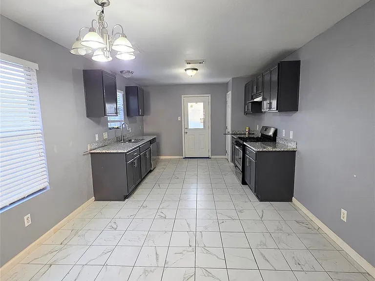 9514 Manorstone Ct — Photo 3