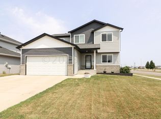 5407 Justice Dr S, Fargo, ND 58104