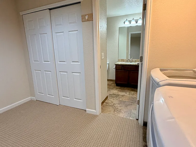 10657 W Roxbury Ave — Photo 33