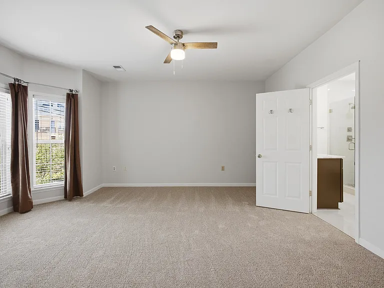 89 W Carolina Ave — Photo 20