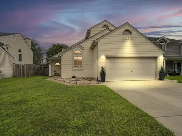 3152 Winterberry Ln, Virginia Beach, VA 23453