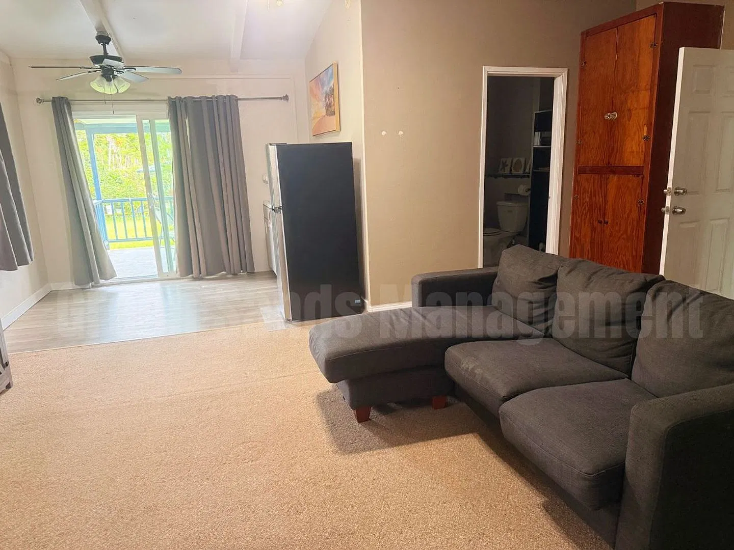 Cozy 1 Bedroom / 1 Bath Island-Style Living! — Photo 4
