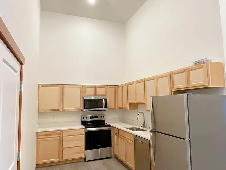 1205 N Garden St — Photo 32