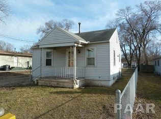 1412 Hillview Dr, Pekin, IL