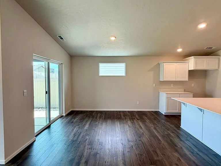 6105 Road 115 — Photo 5