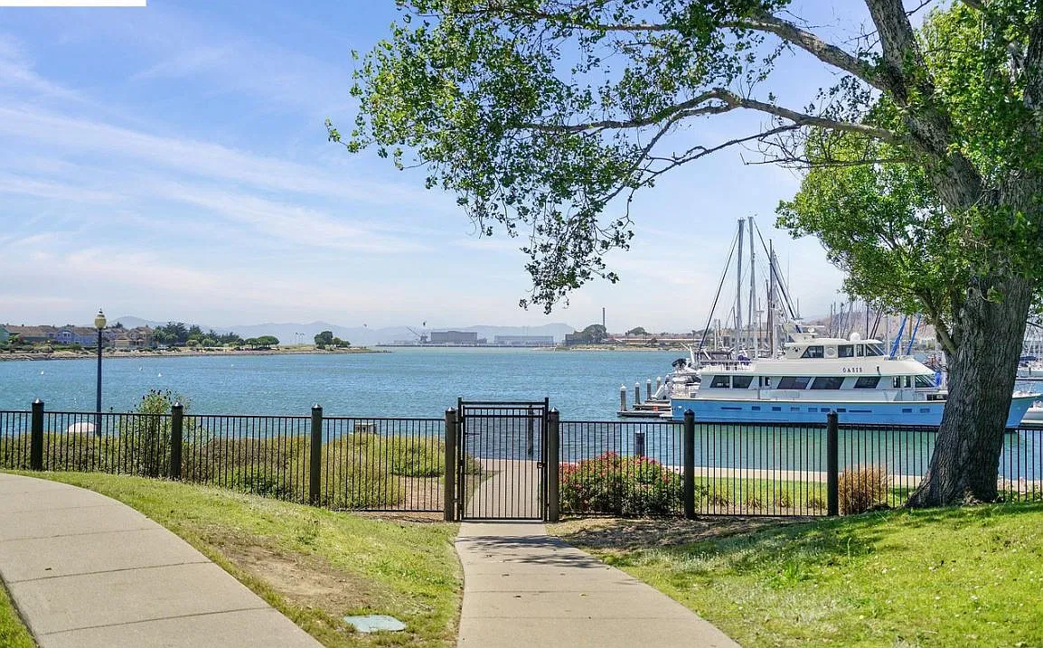 2 bed, 960 sqft, $1,495 — Photo 1