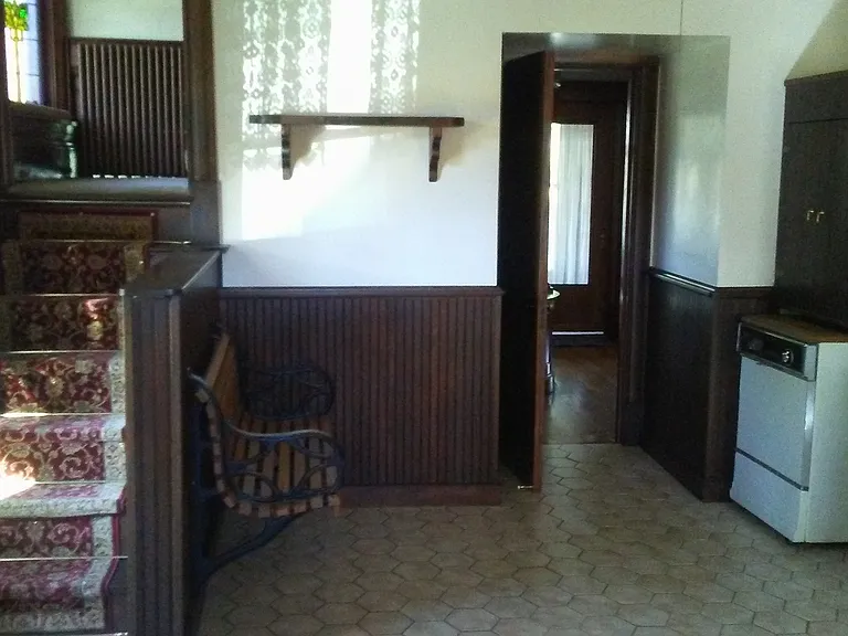 2122 Marshall Ave — Photo 3