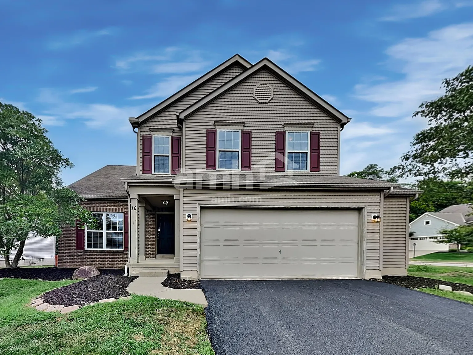 3 bed, 2.5 bath, 1976 sqft, $2,395 — Photo 1