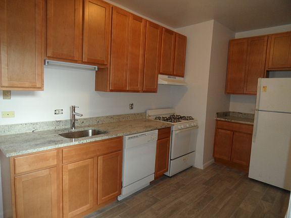 5th image of 3642 W Ainslie St APT 2