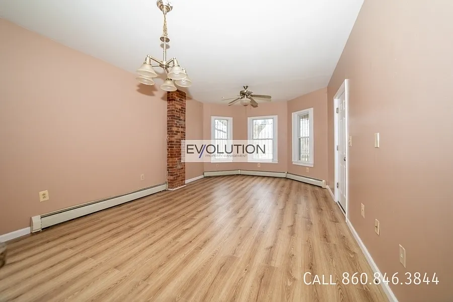 2 bed, 1.0 bath, 1100 sqft, $1,550 — Photo 4