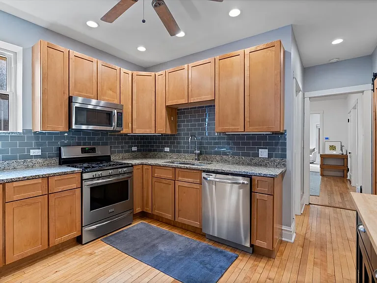 2206 W Eastwood Ave #2 — Photo 8