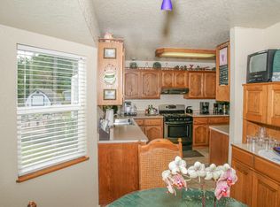 1929 Layman Ln, Eureka, CA 95503