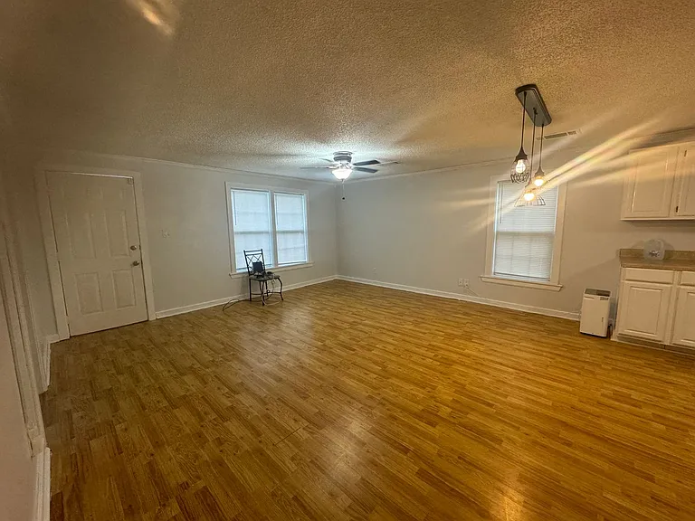 5112 Kraft St — Photo 7