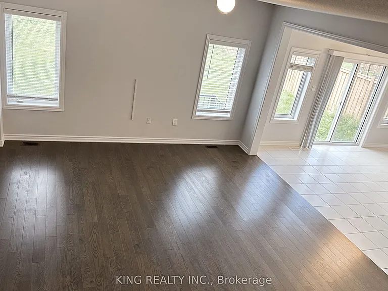 1012 Barton Way — Photo 7