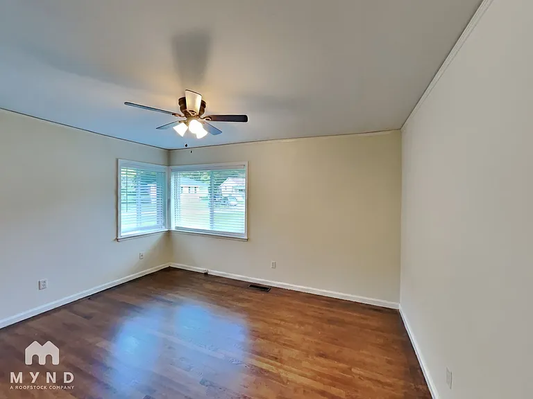 742 Quaker St SW — Photo 9