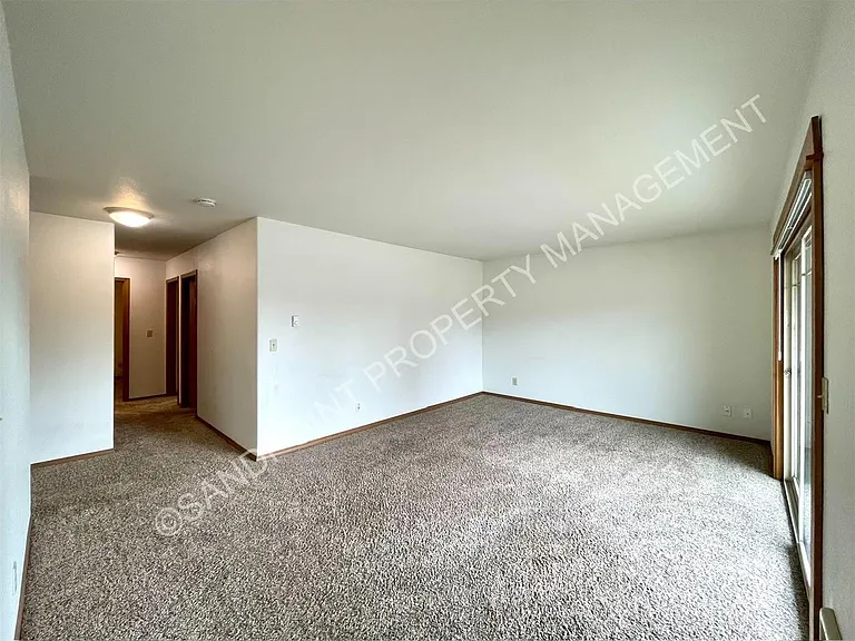 910 N Division Ave #102 — Photo 17