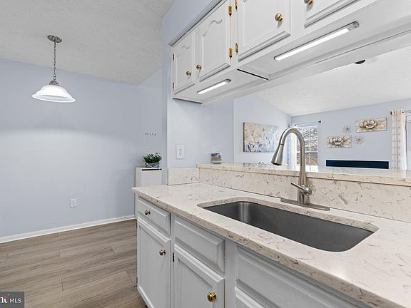 5th image of 6410 Green Field Rd Unit 1008