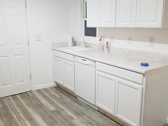 4th image of 180 Carlisle St #1