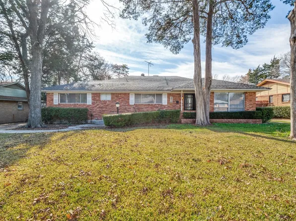 2810 Bridal Wreath Ln, Dallas, TX 75233