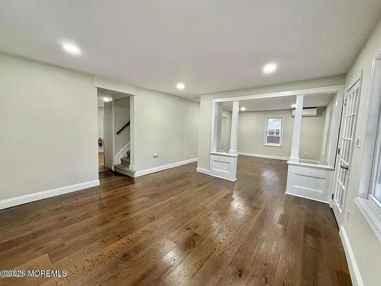 30 Maple Ave — Photo 5