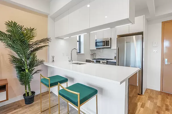 Rented by Bond New York | media 28