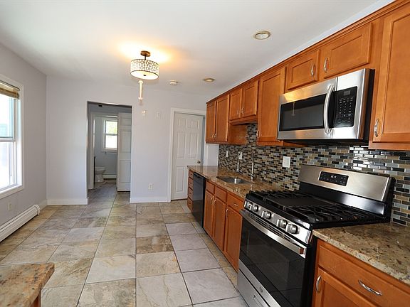5th image of 444 Bryant St