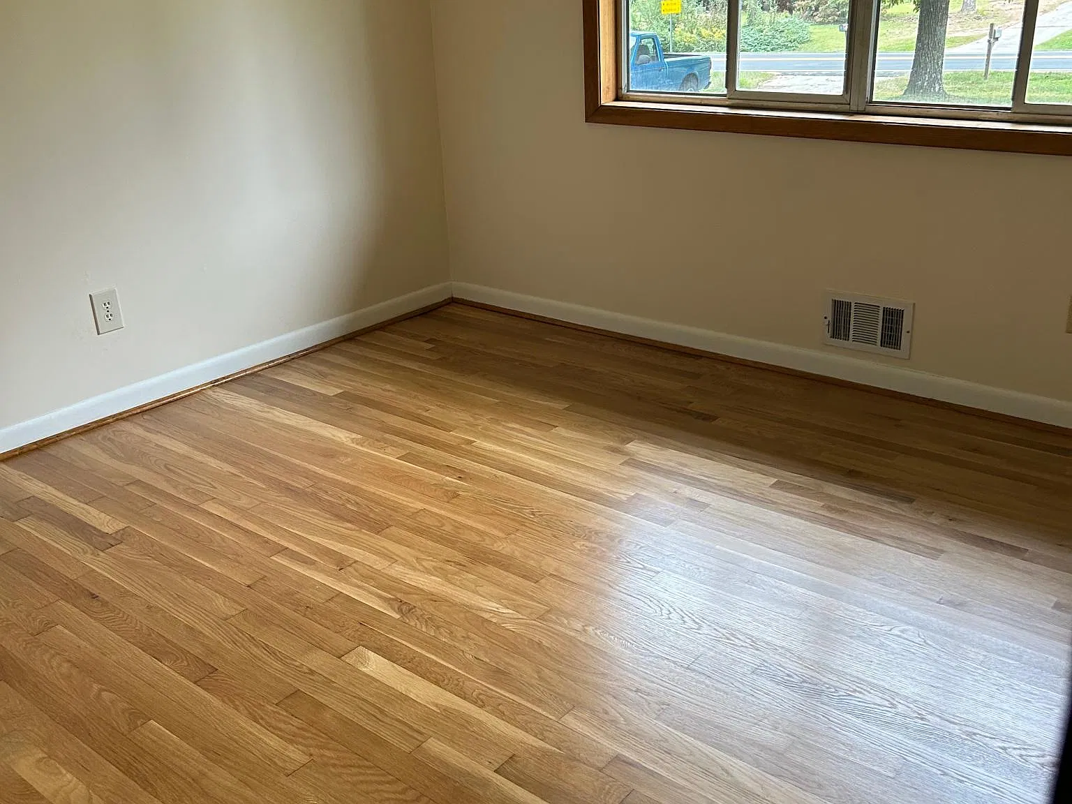 3 bed, 1.5 bath, 1600 sqft, $1,875 — Photo 4