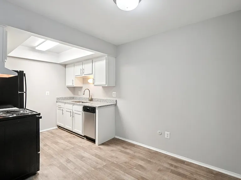 Eton Square Apartments and Townhomes — Photo 86