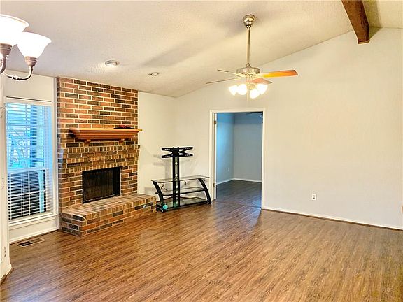 4th image of 2512 Pennington Ave