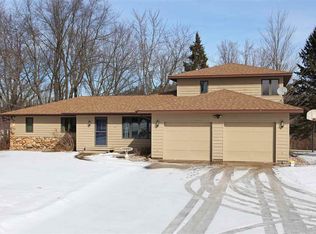 1976 Woodduck Dr, Stevens Point, WI 54481
